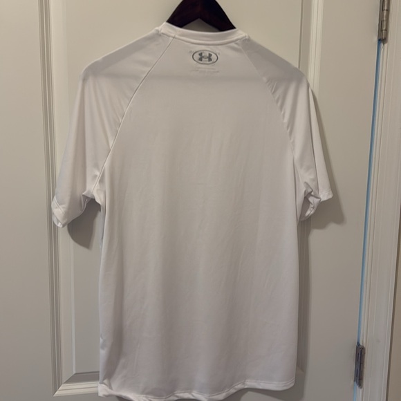 Under Armour Tee - Picture 5 of 5